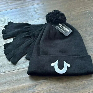 True Religion Knit Cuffed pom-pom beanie & fingertipless gloves,embroidered logo
